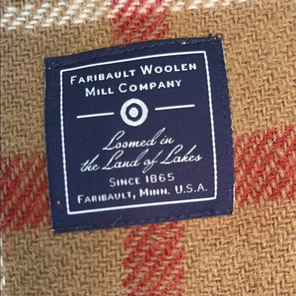 EUC Faribault Woolen Mill Company 100% Virgin Wool Throw